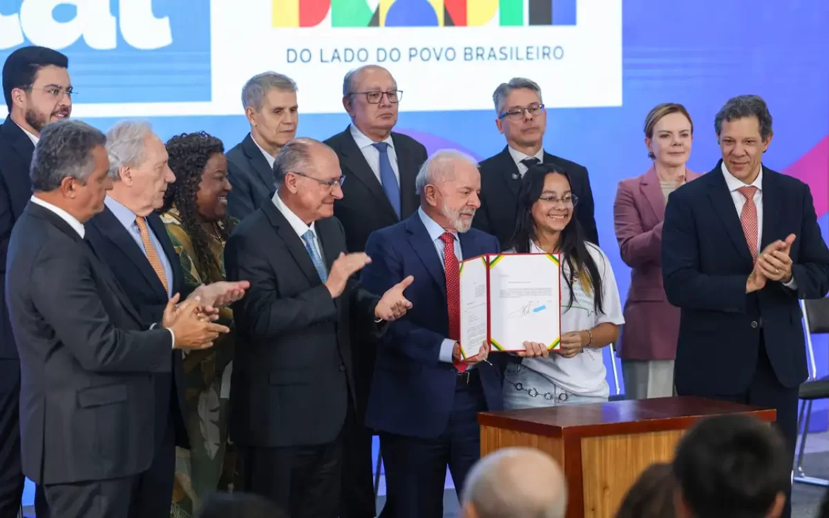 Lula sanciona isenção do Imposto de Renda para quem ganha até R$ 5 mil