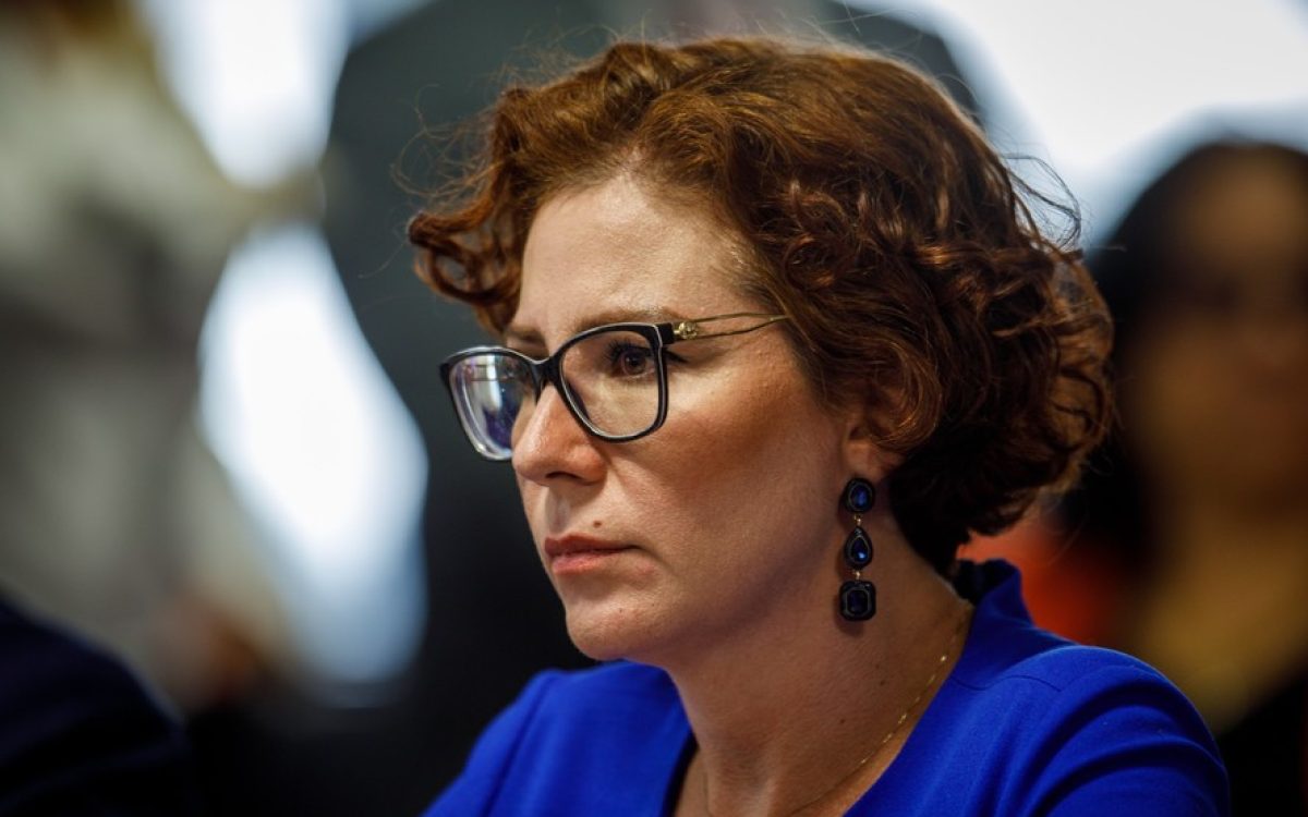 Presa em Roma, Carla Zambelli é agredida por outras detentas e troca de cela