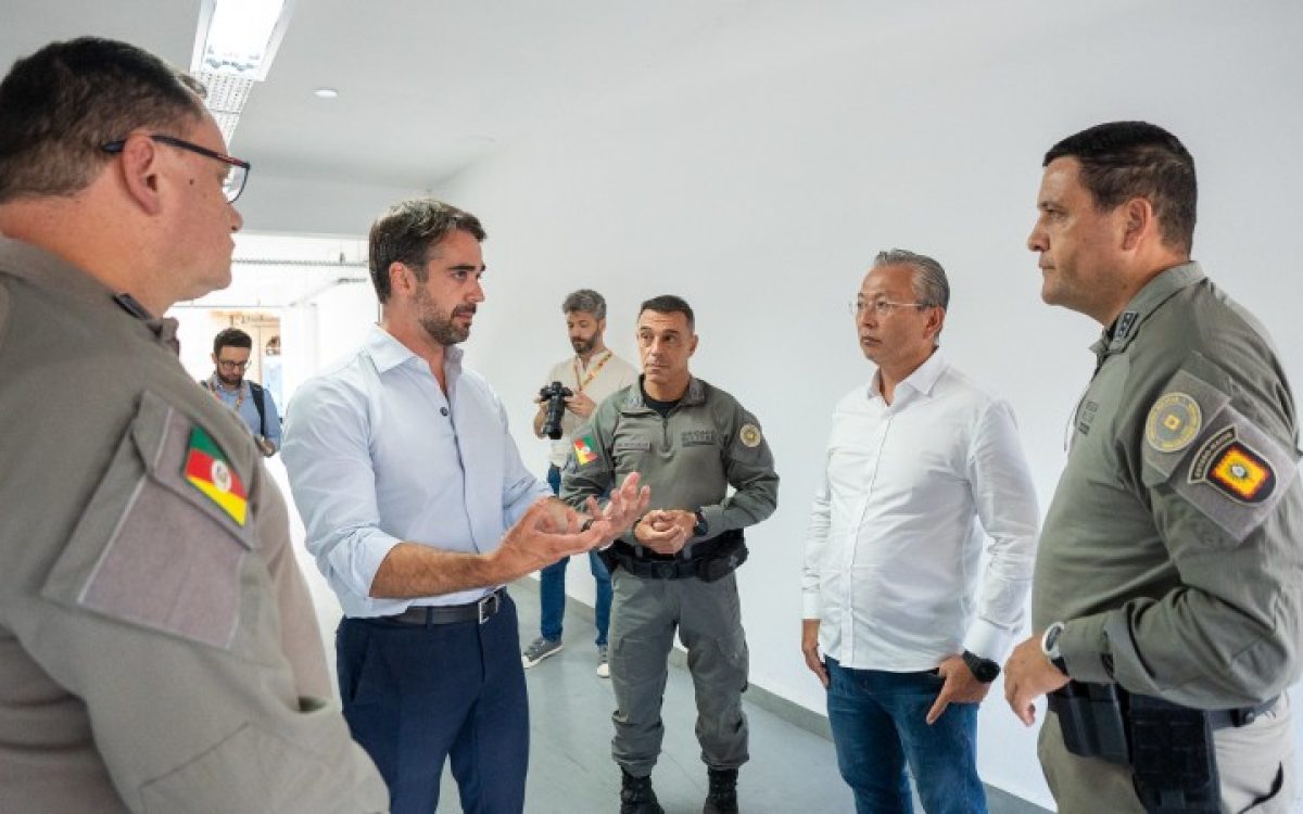 Insatisfeito com casos recentes, Eduardo Leite deve cobrar mudança de conduta da Brigada Militar