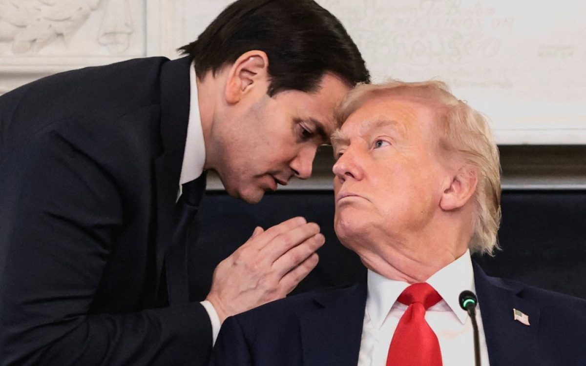 Secretário de Estado americano recua na forma, mas ofensiva dos EUA mantém foco no petróleo venezuelano