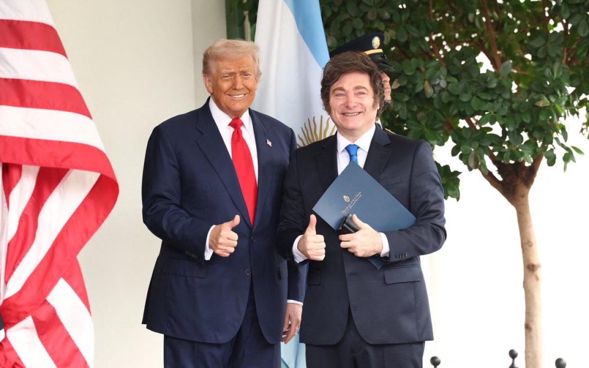 Trump recebe Milei e condiciona socorro financeiro a resultados das eleições legislativas argentinas