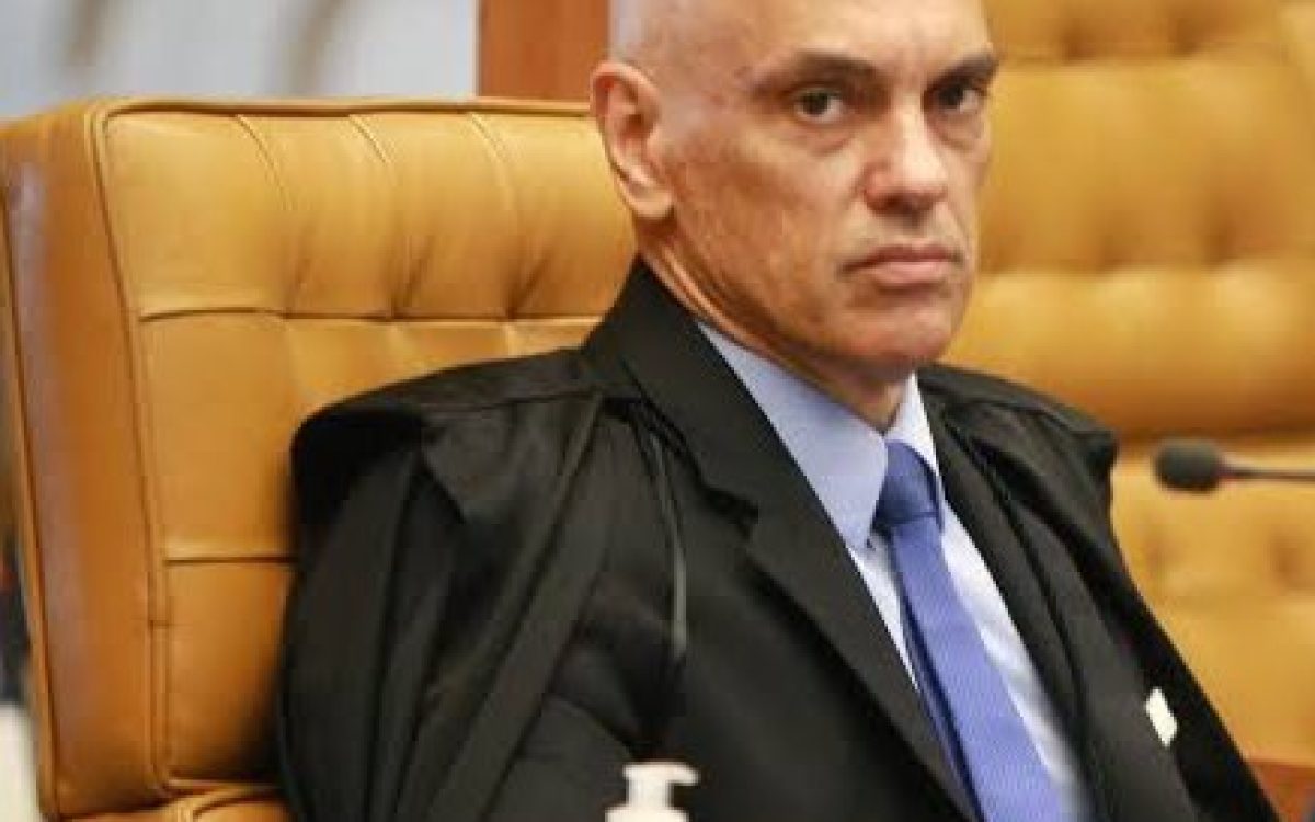 Moraes vota por 17 anos de prisão a mecânico que invadiu o STF e sentou na cadeira do ministro