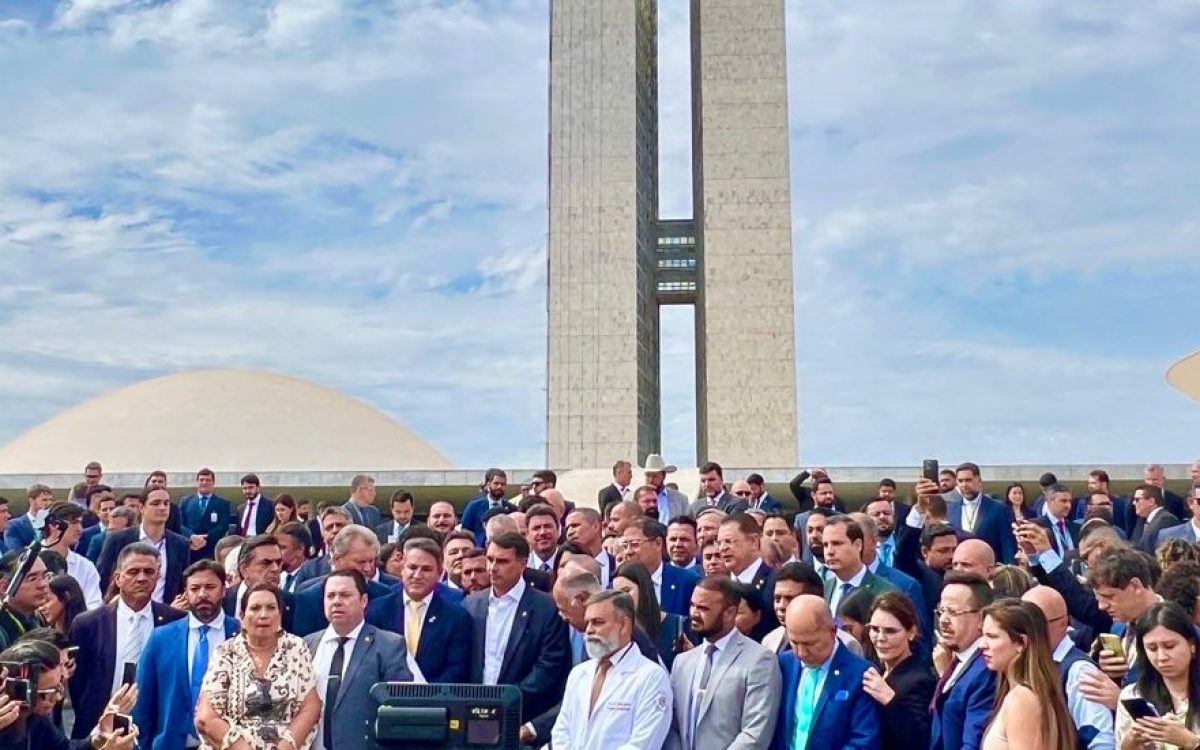 Oposição promete obstrução no Congresso após prisão domiciliar de Jair Bolsonaro