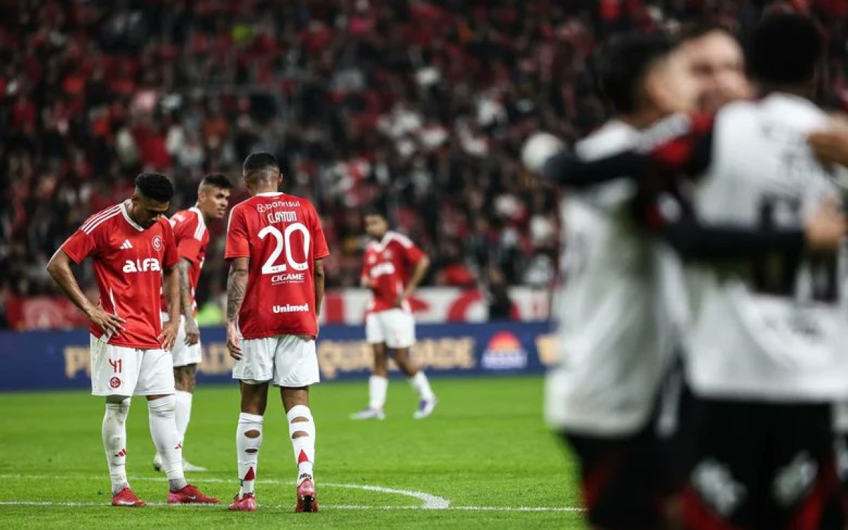 Internacional leva 3 a 1 do Flamengo no Beira-Rio