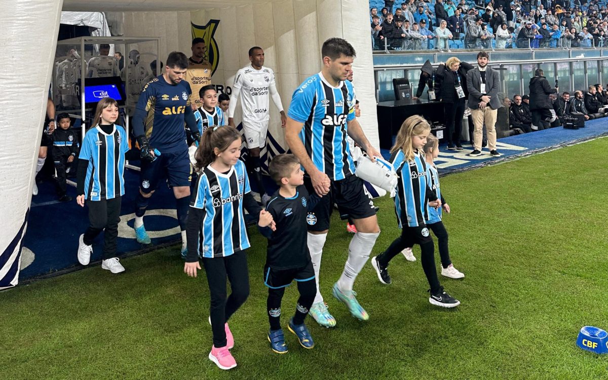 Grêmio empata com Ceará na Arena e segue distante da parte de cima da tabela