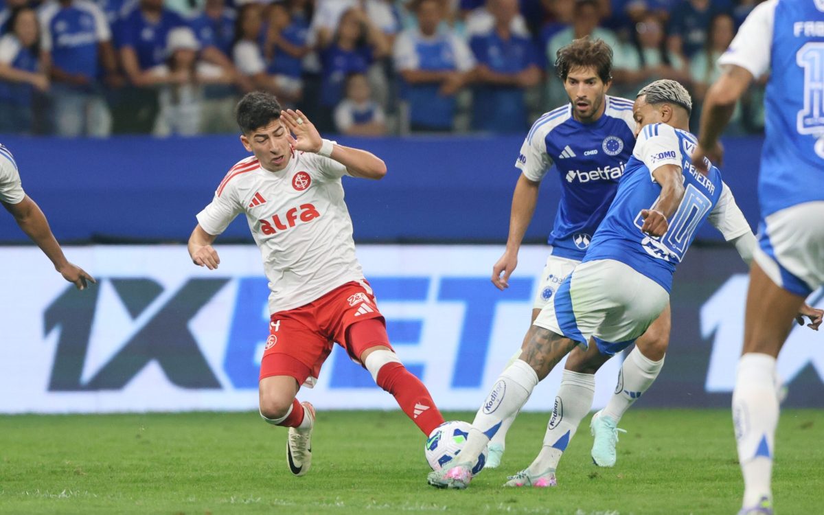 Inter volta a decepcionar e perde para o Cruzeiro no Mineirão