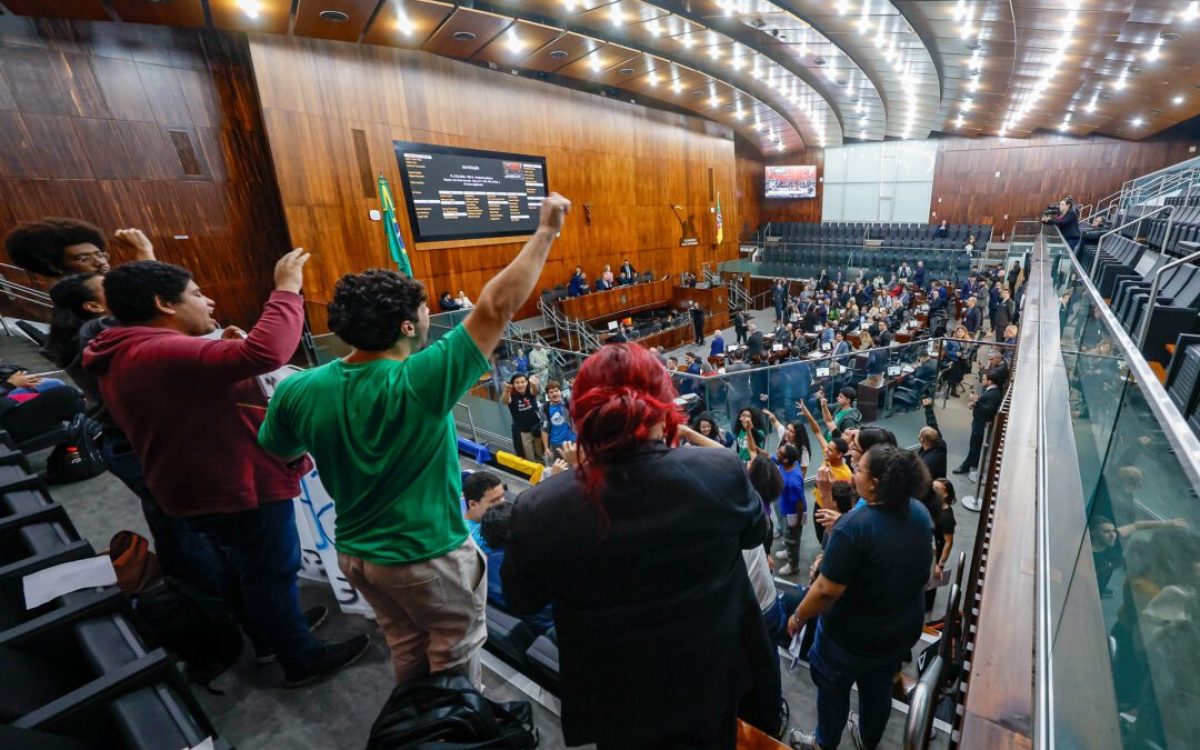 Com articulação de Tiago Cadó, Assembleia aprova Passe Fácil Estudantil por unanimidade