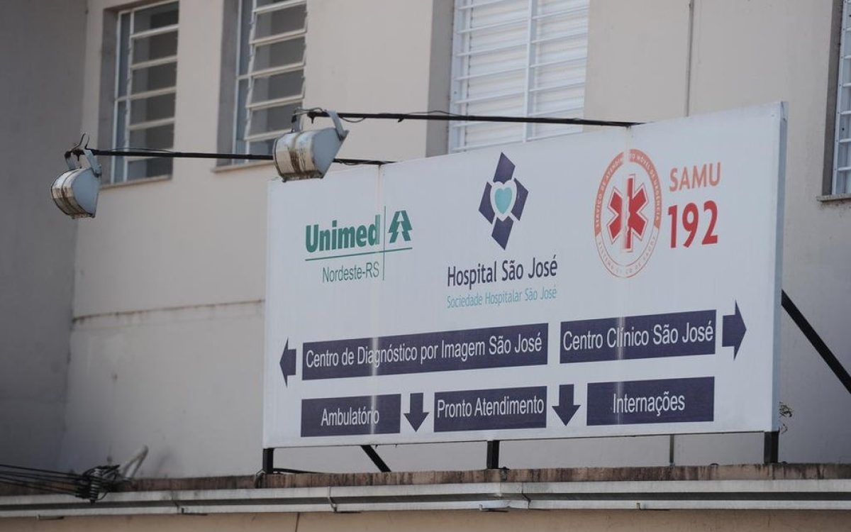 MP denuncia três pessoas por morte de idosa que caiu de maca em hospital na Serra