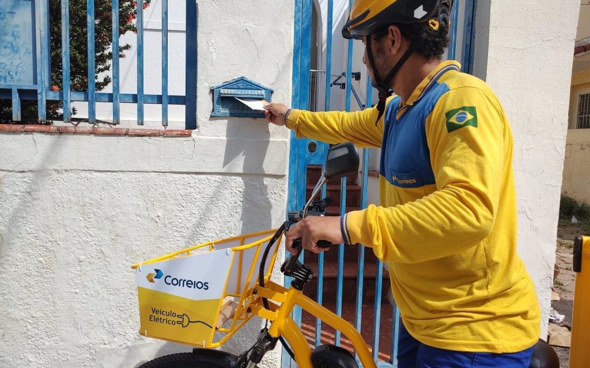 Correios planejam desligamento de 15 mil funcionários até 2027 em reestruturação contra prejuízos bilionários