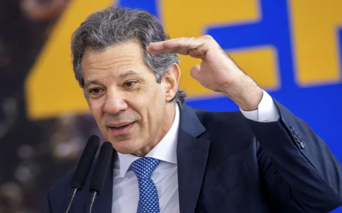 Governo eleva tarifa de importação de mais de mil produtos e prevê arrecadar R$ 14 bilhões em 2026; medida gera críticas nas redes sociais