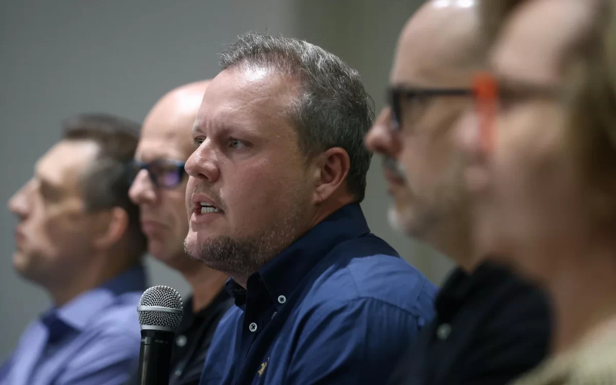 Reunião do diretório expõe divisão interna no PP e confirma afastamento do governo Leite