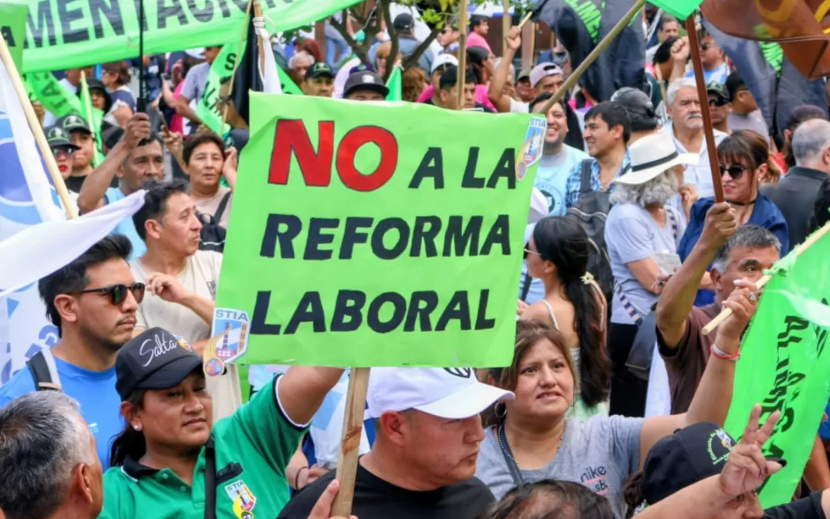 Reforma trabalhista na Argentina permite que trabalhador afastado por licença médica tenha cortes de até 50% no salário