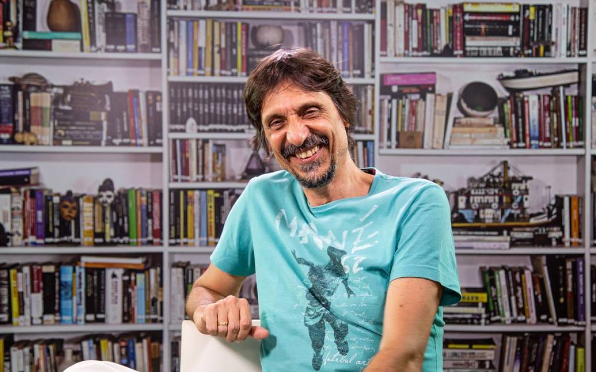 PUCRS cancela evento jornalista gaúcho após declarações polêmicas sobre morte de Charlie Kirk: “Foi bom para as filhas”