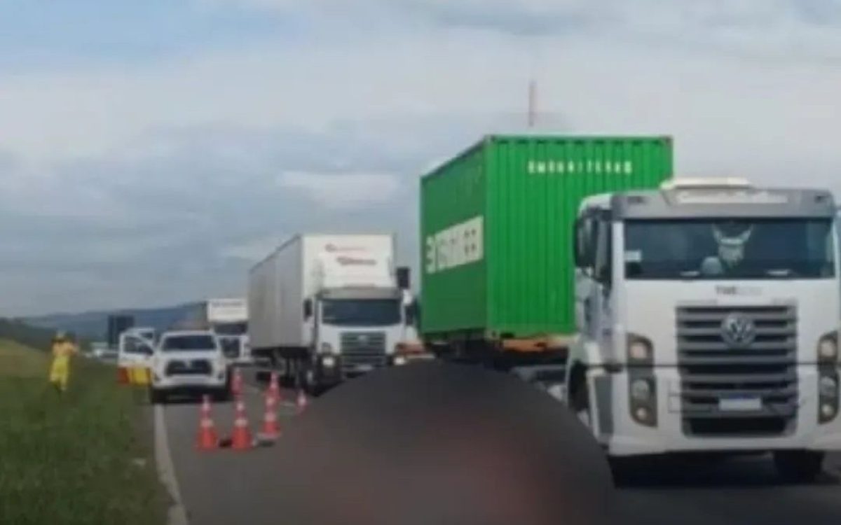 Militar de Uruguaiana é morto após ser atingido por caminhonete e caminhão no RJ