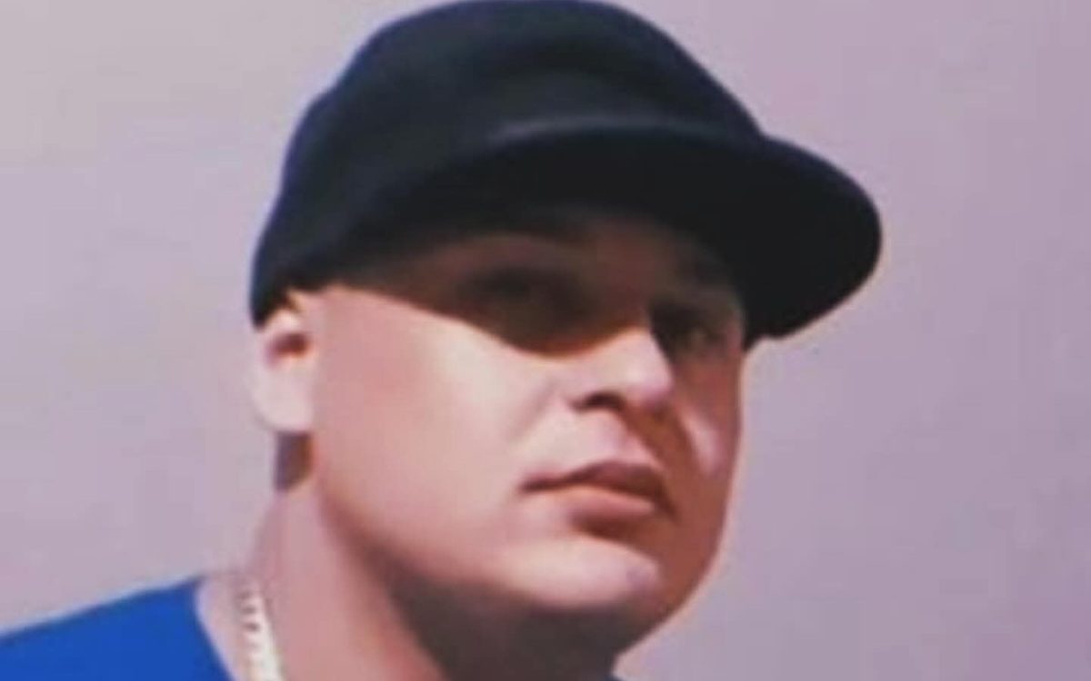 Mãe diz que filho morreu durante ação da BM, teve rosto deformado e que drogas foram colocadas em casa