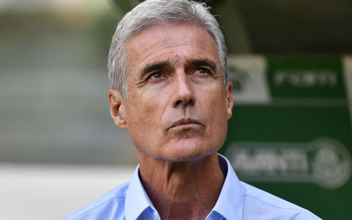 Luís Castro é o novo técnico do Grêmio e chega com currículo de destaque no Botafogo e Al-Nassr