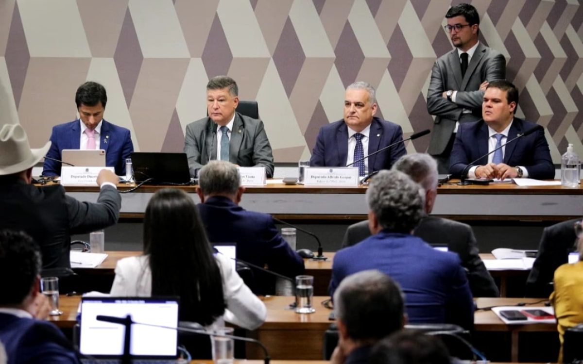 CPMI do INSS: presidente ameaça suspender credenciais de jornalistas