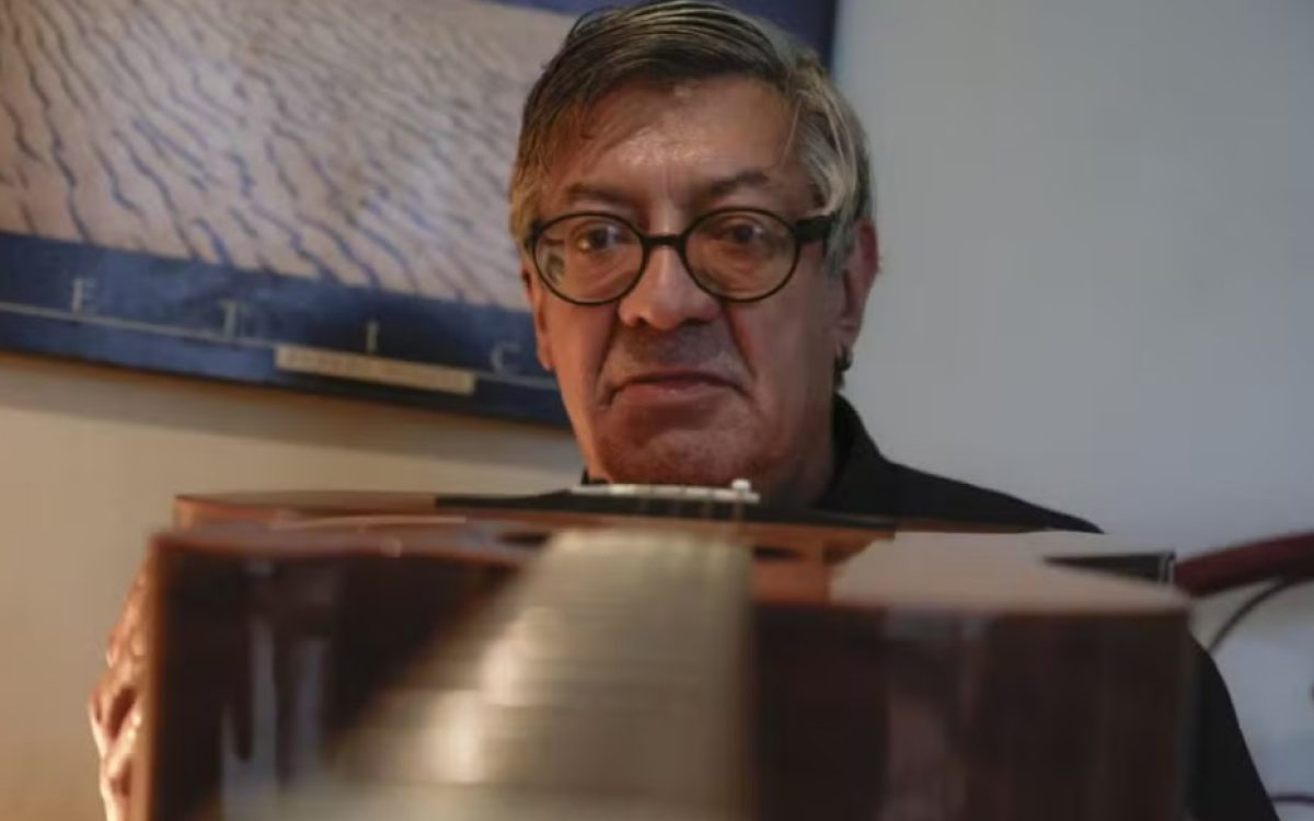 Músico gaúcho de 66 anos é agredido com troféu do Prêmio Açorianos e sofre descolamento de retina