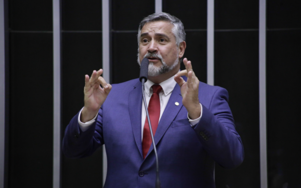 Paulo Pimenta (PT) protocola pedido de fiscalização para apurar irregularidades no crédito rural