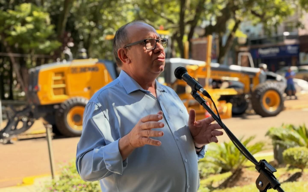 Prefeitura investe mais de R$ 3,4 milhões e entrega novo maquinário para reforçar infraestrutura urbana e rural