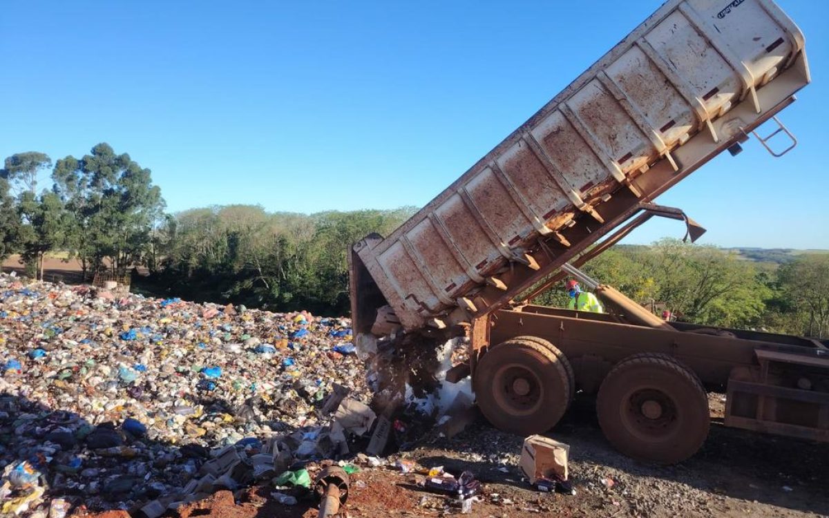 MPRS apreende 25 toneladas de alimentos e bebidas impróprios para consumo em operação em Alecrim