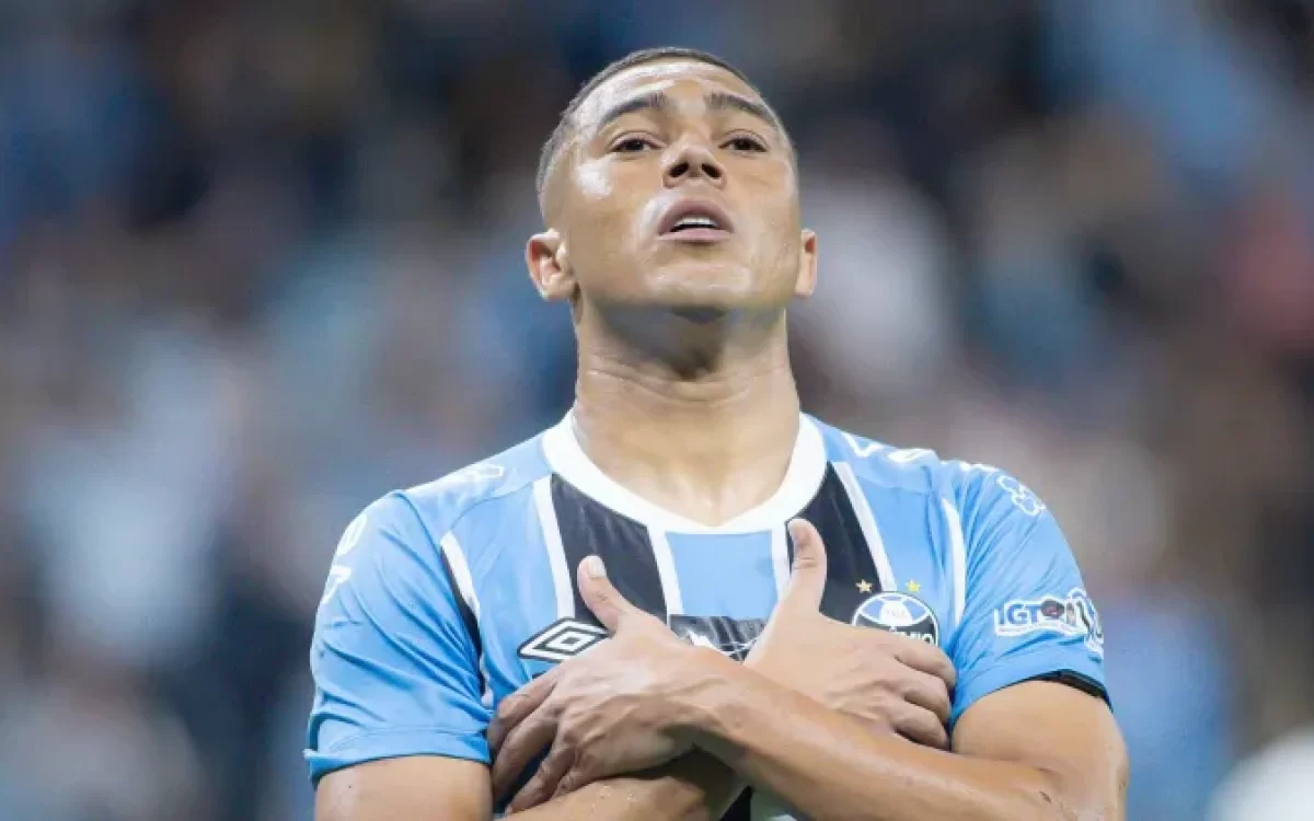 Grêmio vira sobre o Palmeiras, afasta qualquer risco de queda e encaminha vaga na Sul-Americana