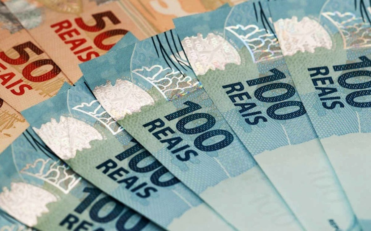 Governo confirma salário mínimo de R$ 1.621 para 2026