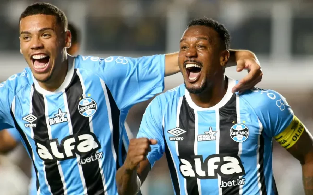 Grêmio sai na frente, mas cede empate no fim da partida