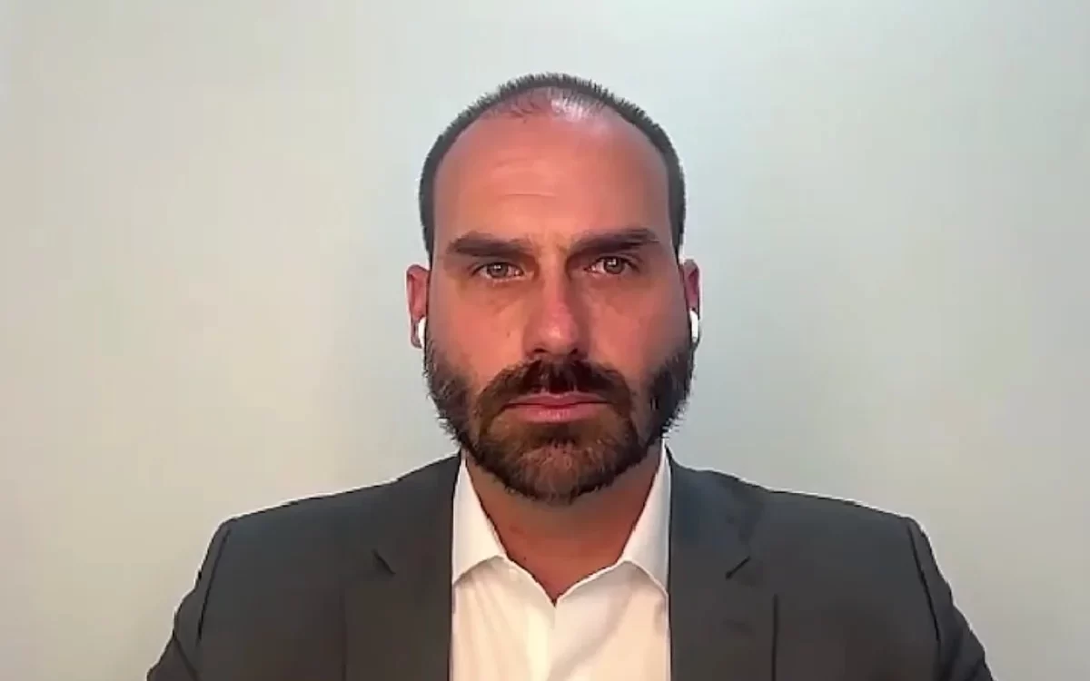 Investida nos EUA contra autoridades brasileiras coloca Eduardo Bolsonaro no banco dos réus