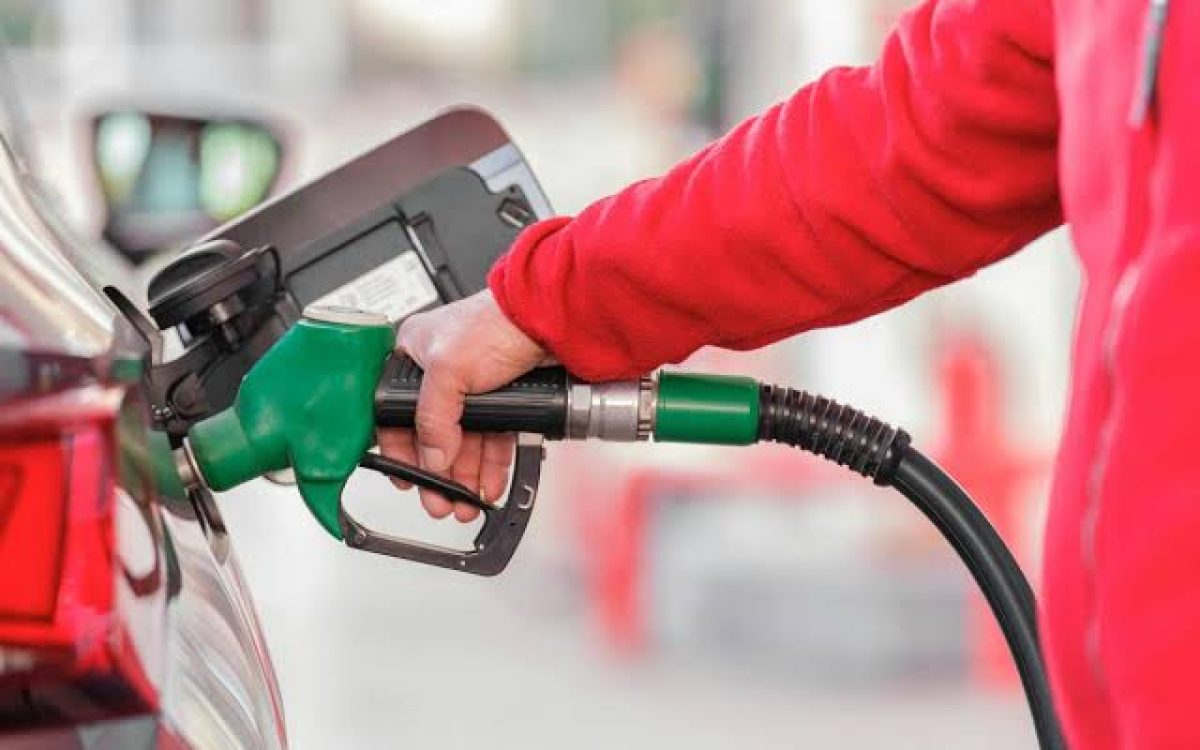 AGU pede investigação sobre preços de combustíveis e Lula cobra fiscalização de órgãos de controle