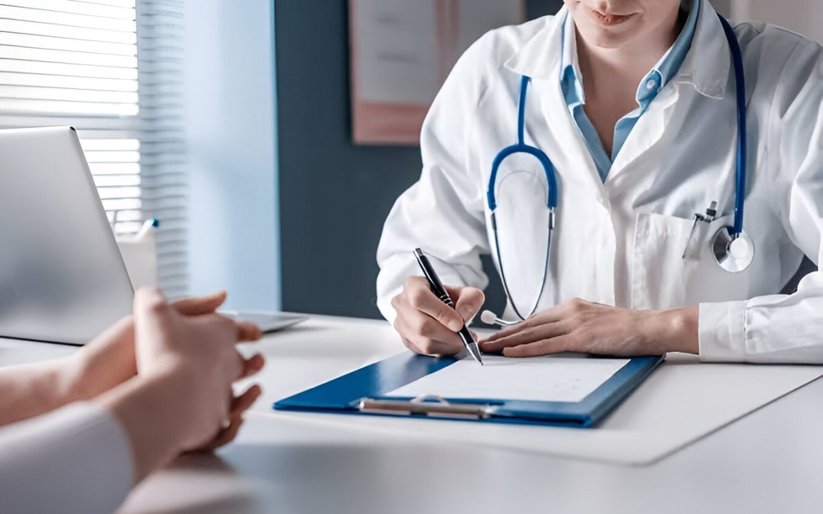 Estudos apontam desperdício de milhões em exames e consultas pré-operatórias desnecessárias no Brasil