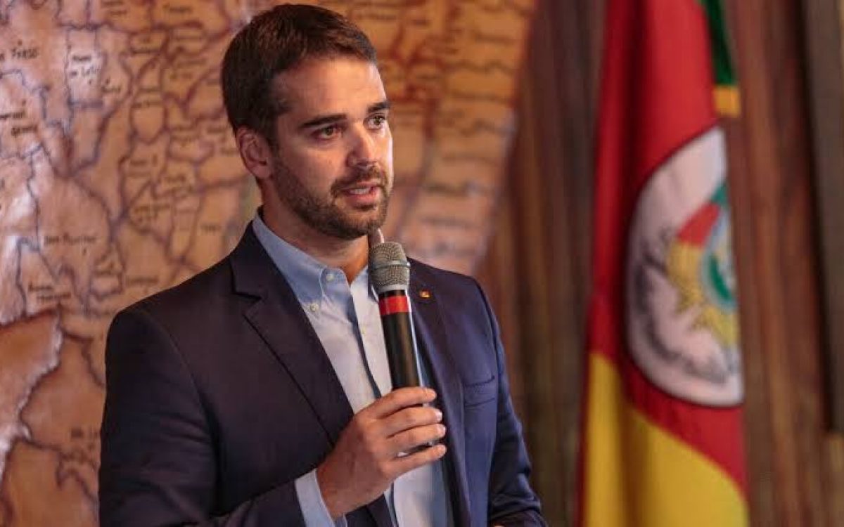 Governo do RS anuncia 14º salário e prêmios para escolas que atingirem metas de desempenho