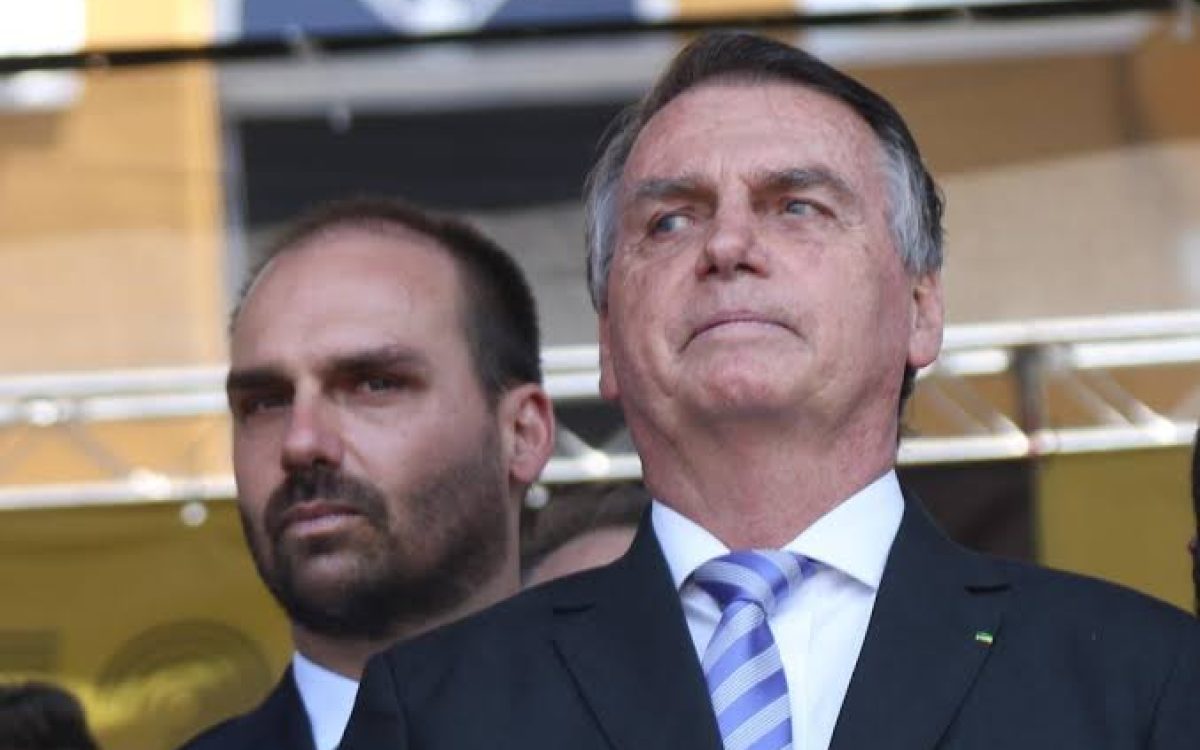 PF indicia Jair Bolsonaro, Eduardo Bolsonaro e Silas Malafaia por coação a autoridades no inquérito do golpe