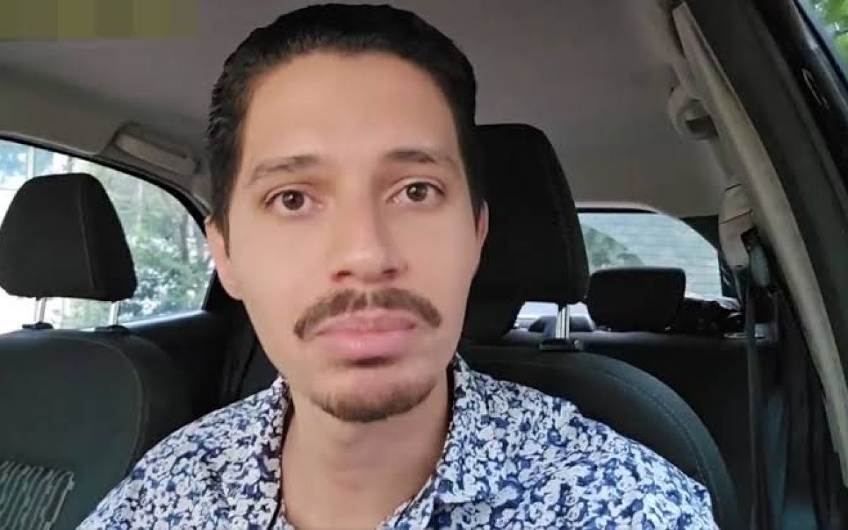 Universidade expulsa aluno que gravava aulas e debochava de professores alegando combater “doutrinação”