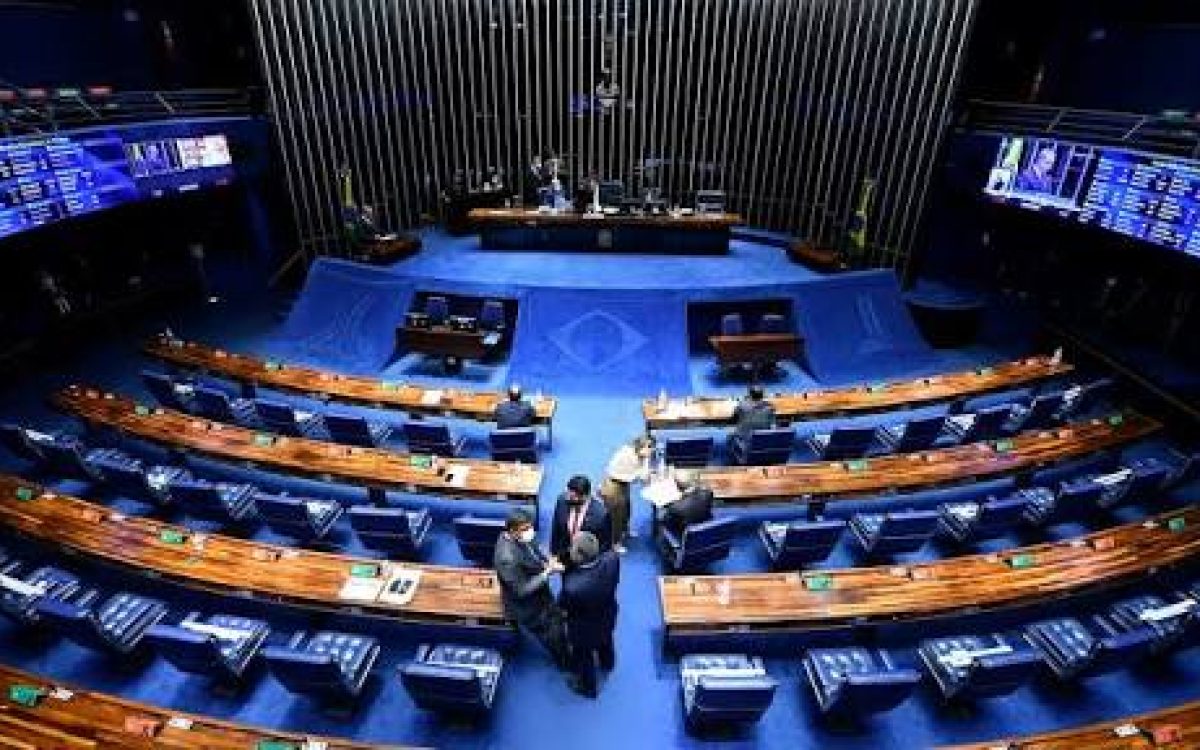 Senado aprova aumento de pena para quem fornecer álcool ou drogas a menores