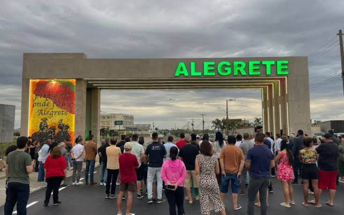 Alegrete inaugura novo pórtico turístico com investimento de R$ 1 milhão