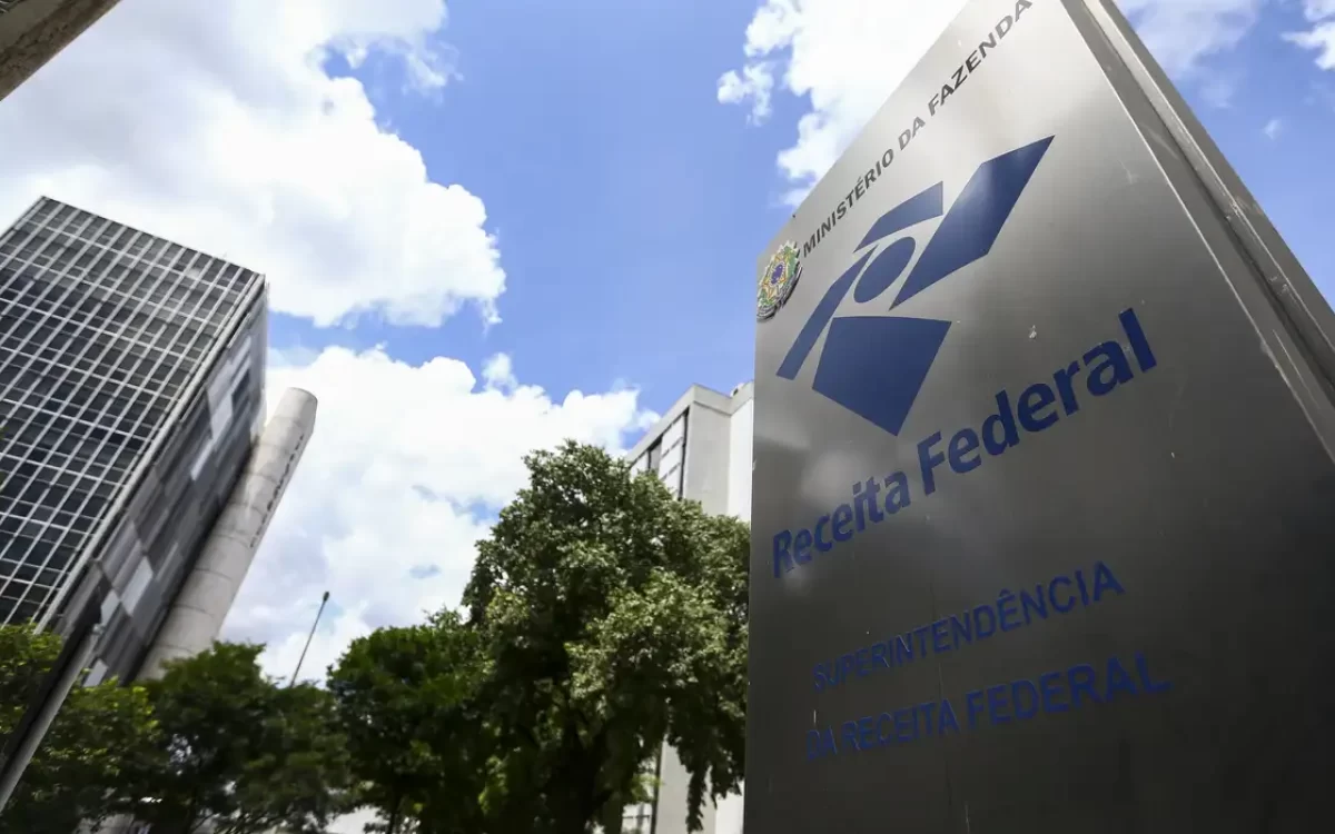 Receita Federal desmente fake news sobre taxação de transações acima de R$ 5 mil