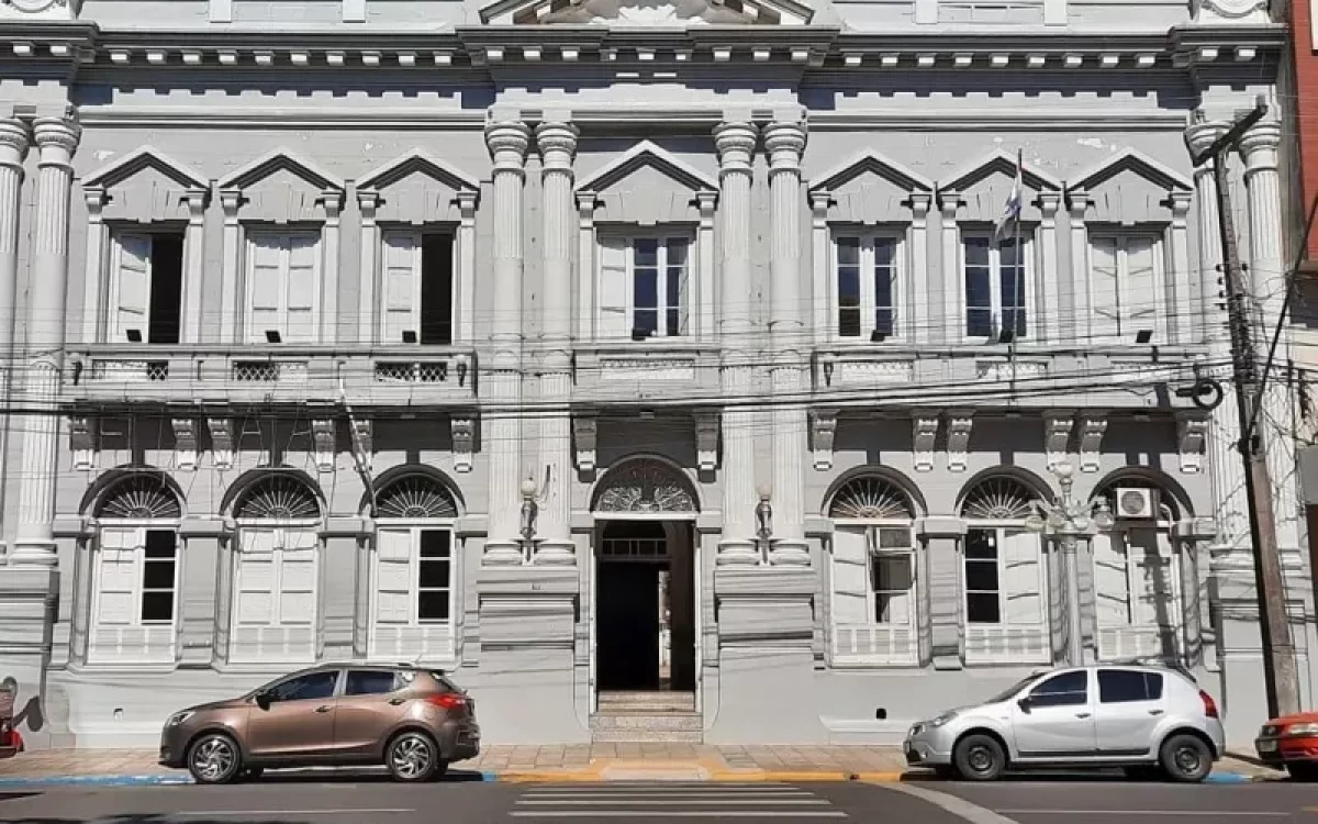 Prefeitura de Uruguaiana mantém silêncio após denúncia de agressão de médico contra a vereadora